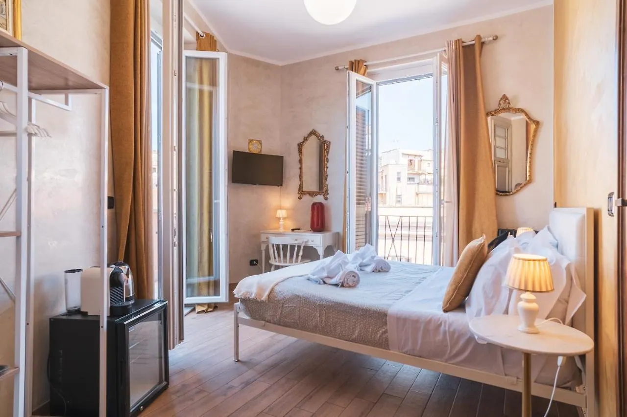 Golden Rooms Piazza Di Spagna location
