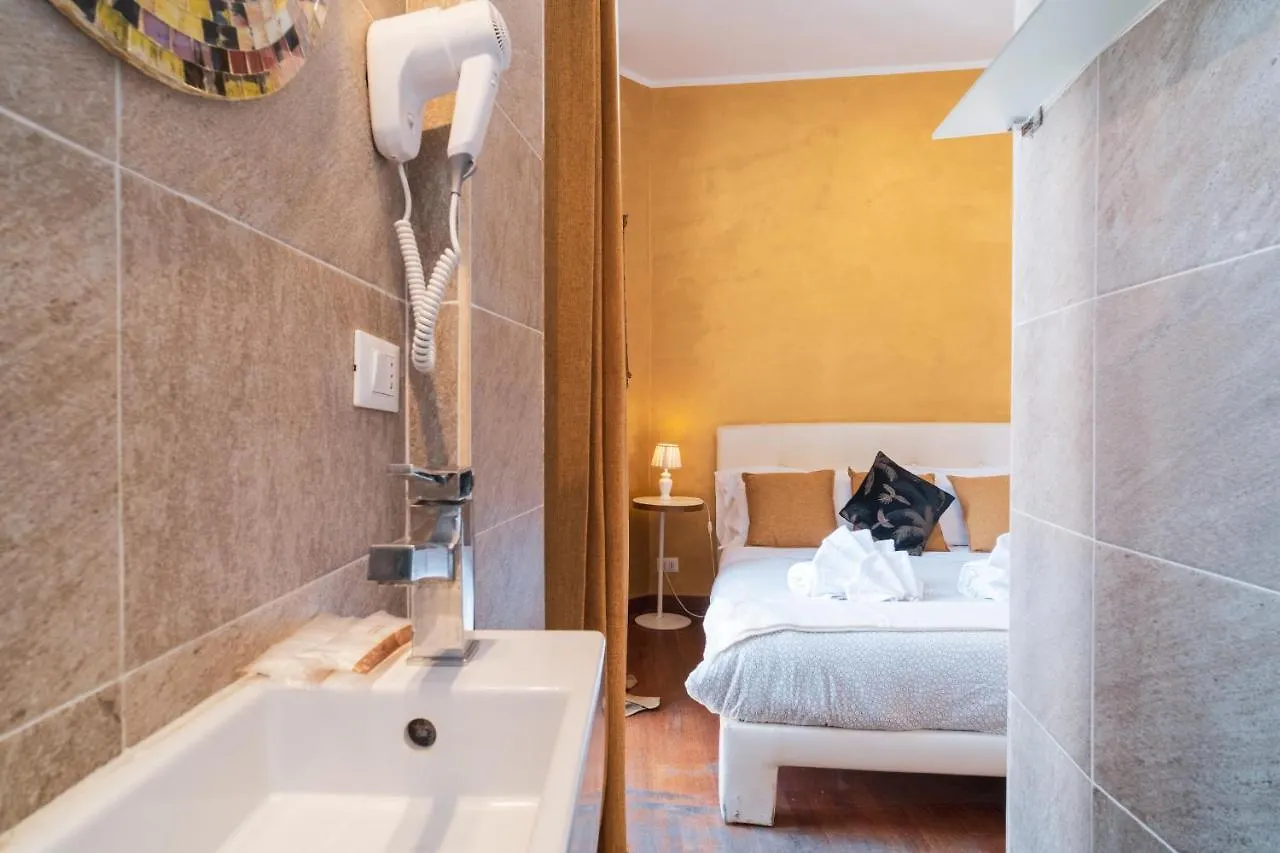*** Guest house Golden Rooms Piazza Di Spagna Rome Italy