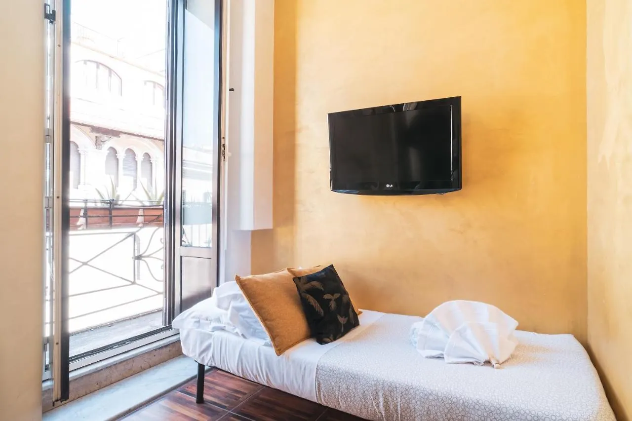 Golden Rooms Piazza Di Spagna Rome Guest house