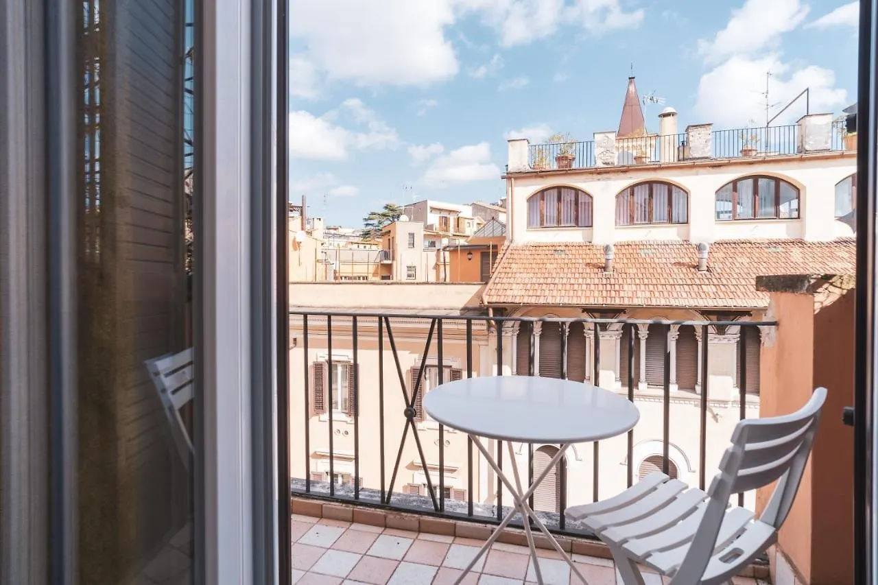 Golden Rooms Piazza Di Spagna Rome 3*,