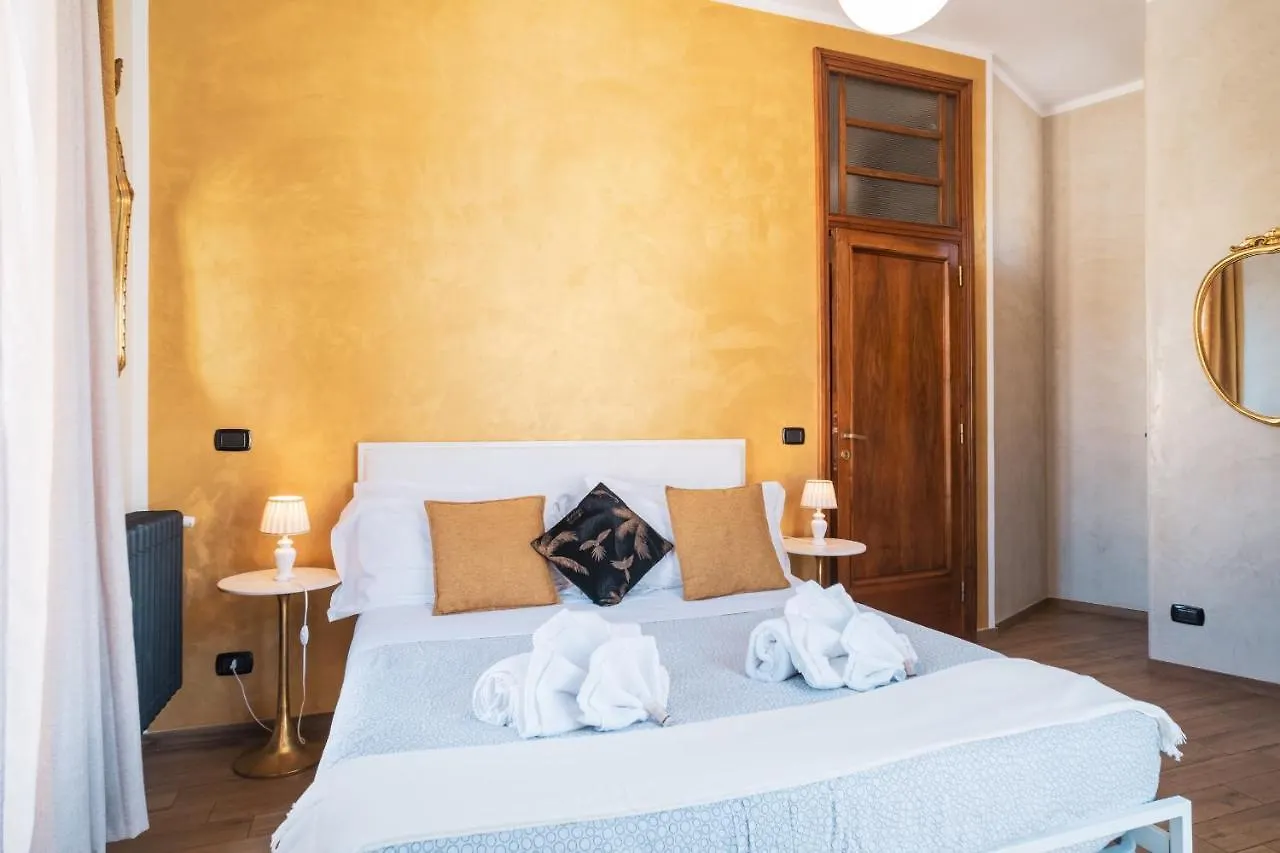 Golden Rooms Piazza Di Spagna Rome Italy