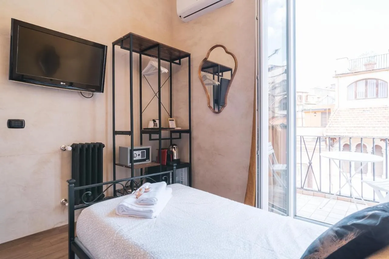 Golden Rooms Piazza Di Spagna Rome 3*,  Italy