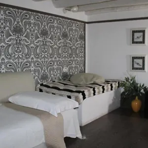 2* Frühstückspension Degli Antiquari