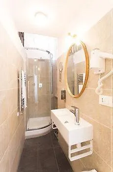 *** Guest house Golden Rooms Piazza Di Spagna Rome Italy